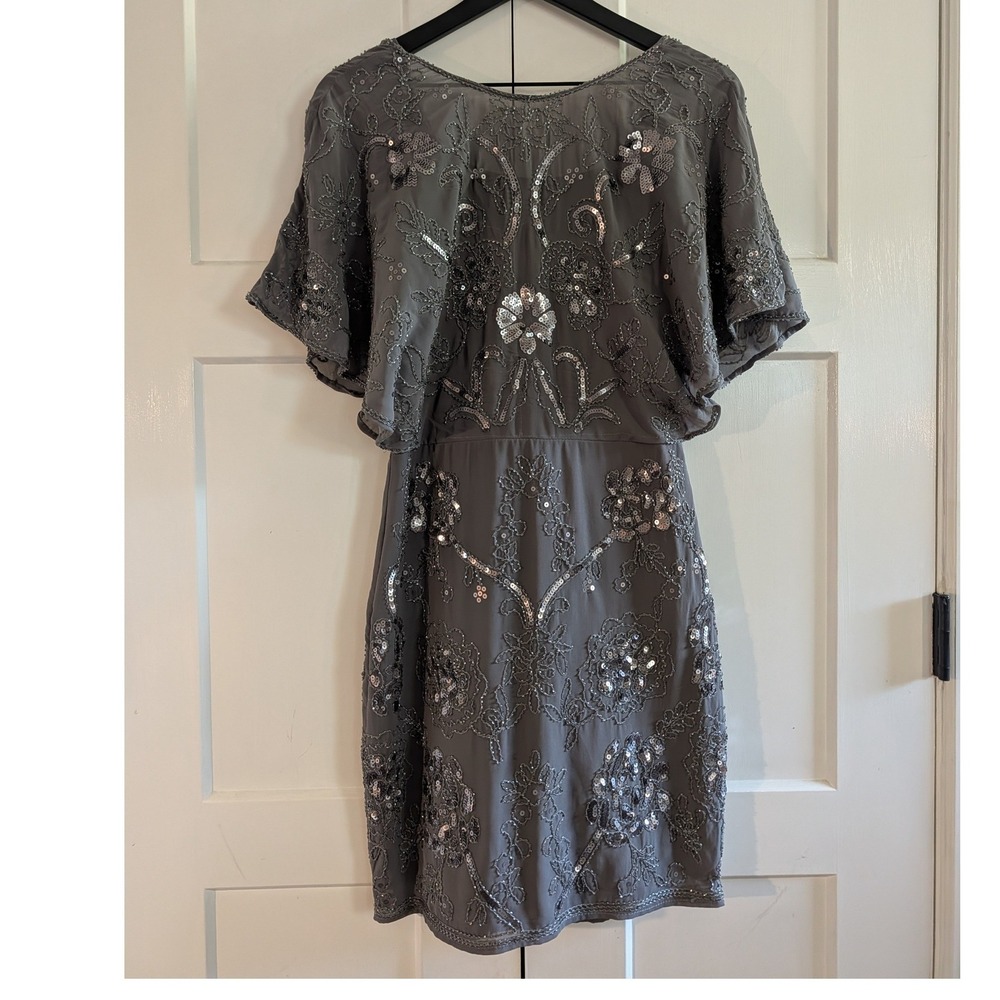 Molly Bracken Size S Gray Floral Sequin Beaded Flutter Sleeve Cocktail Dress